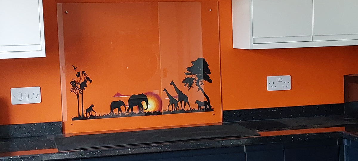 Safari kitchen glass panel - customer project photograph
